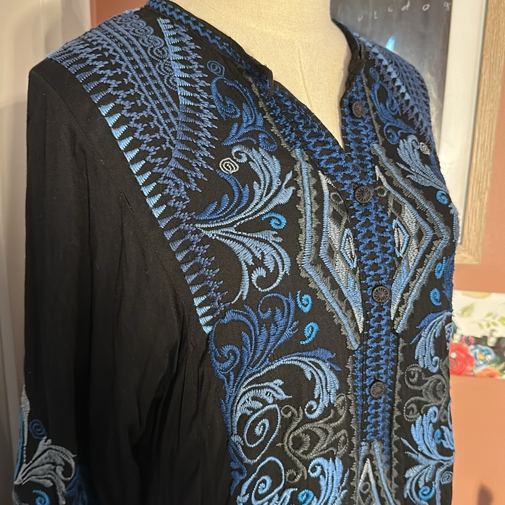 Johnny Was Biya Black & Blue Embroidered rayon blend long sleeve S tunic dress - Picture 3 of 14